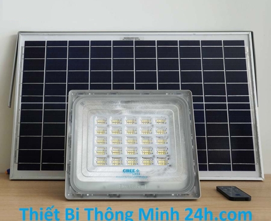 Bàn Giao Cho Khách Bảo Hành 5 Năm Đèn pha năng lượng mặt trời 200W Blue Carbon MD-FLRP2.0