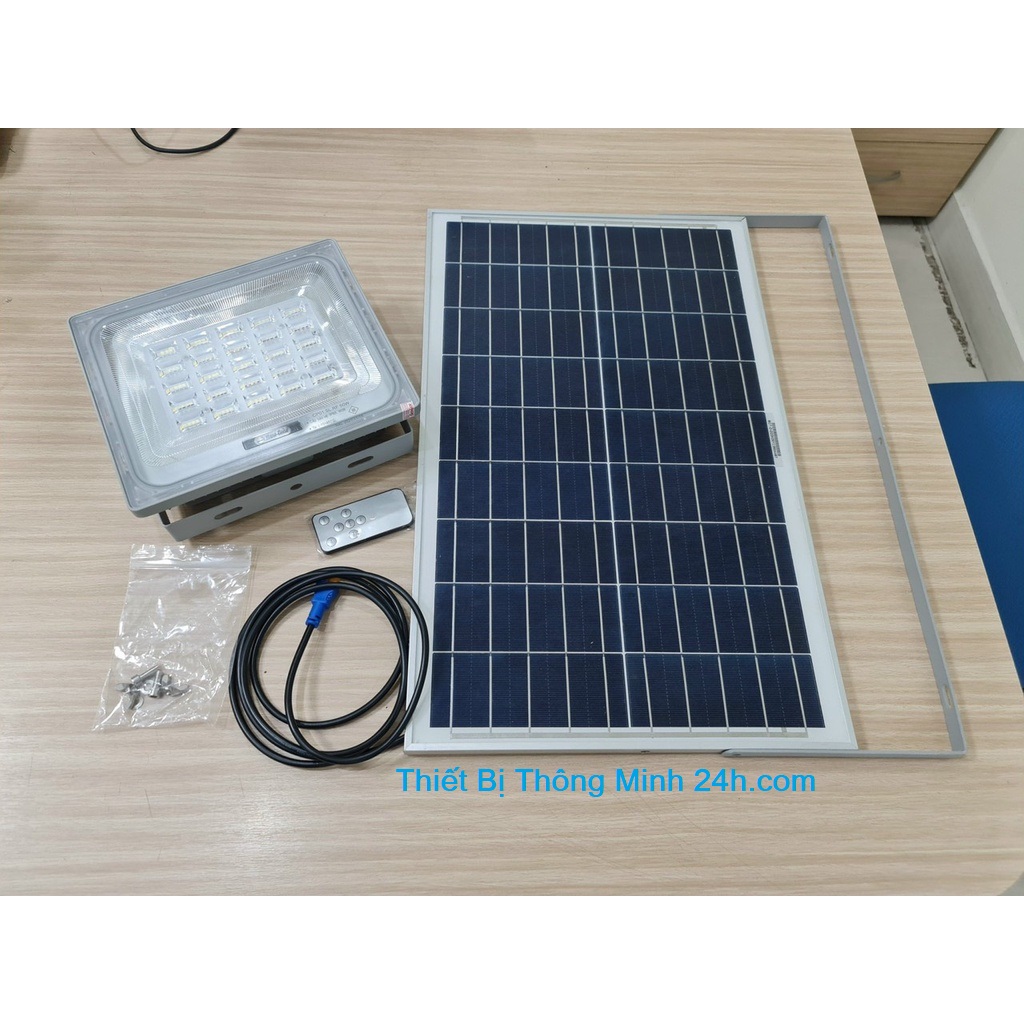 Đèn pha năng lượng mặt trời 200W Blue Carbon MD-FLRP2.0