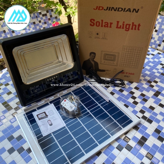 Sản Phẩm JD-T100 Đèn pha năng lượng mặt trời 100W JinDian