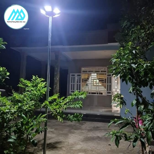Đèn năng lượng mặt trời UFO 250w cao cấp
