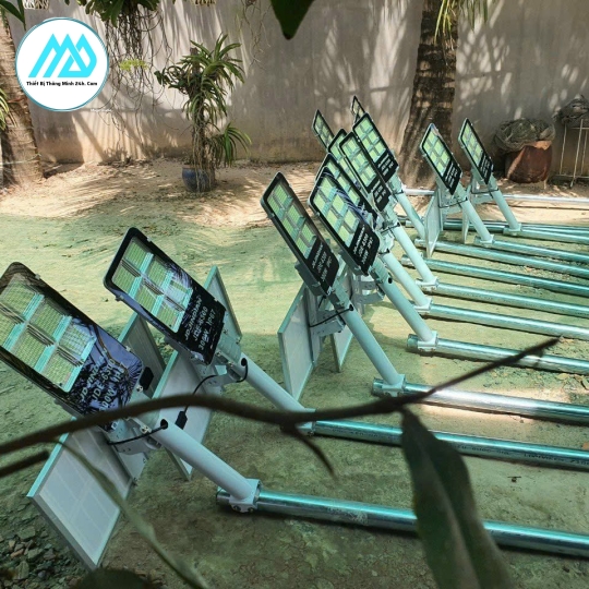 Đèn Năng Lượng Mặt Trời Chính Hãng  300W Jindian JDE-6300